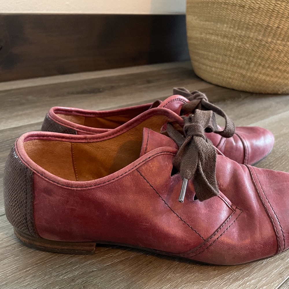 NAYA Teak Burgundy Oxfords